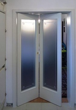 Skládací dveře do zárubně