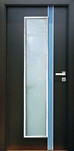 Dveře Kasard s povrchovou úpravou RAL černé s modrým pruhem a sklem